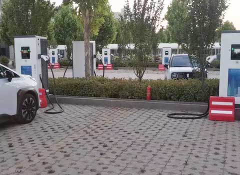 高效240kW智慧群充設(shè)備推廣